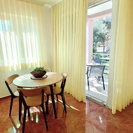 Apartments Lola Rovinj Exterior photo
