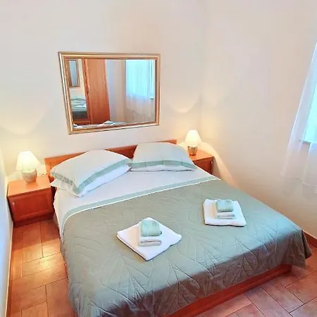 Apartments Lola Rovinj Exterior photo