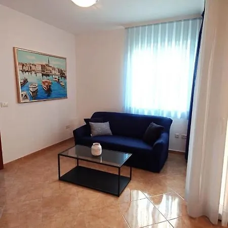 Apartments Lola Rovinj Exterior photo