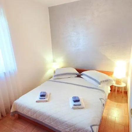 Apartments Lola Rovinj Exterior photo