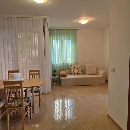 Apartments Lola Rovinj Exterior photo