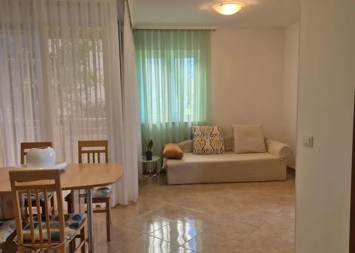 Apartments Lola