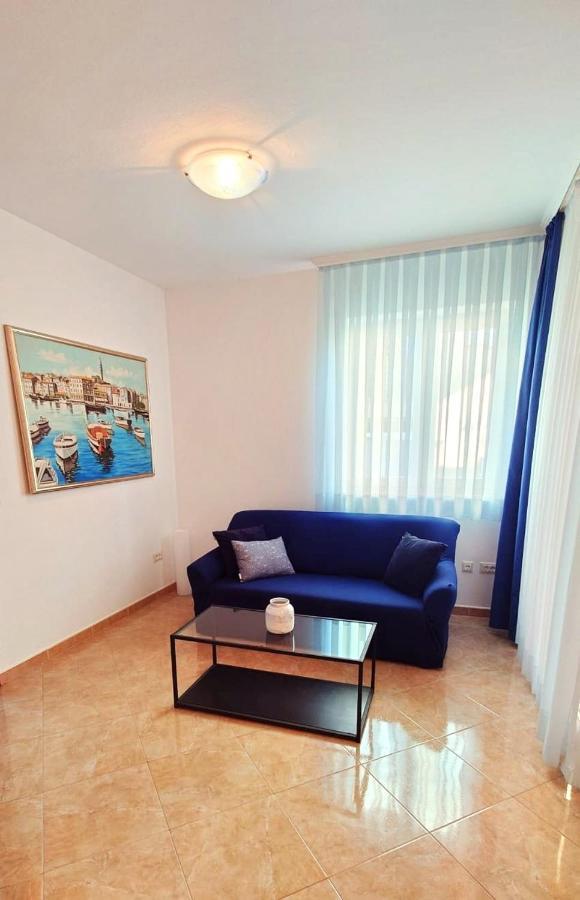Lola Apartma